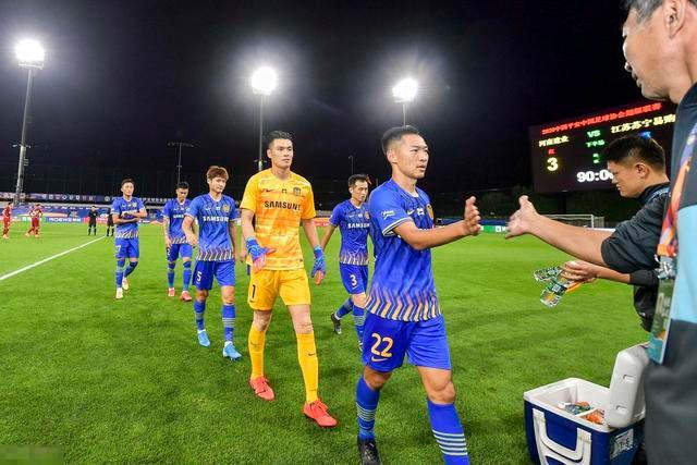 班凯罗36分魔术送尼克斯4连败 黄蜂擒鹰3连胜